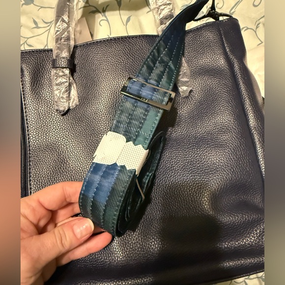 Lug Charter classic VL convertible tote bag in Navy with plaid lining - Picture 7 of 8